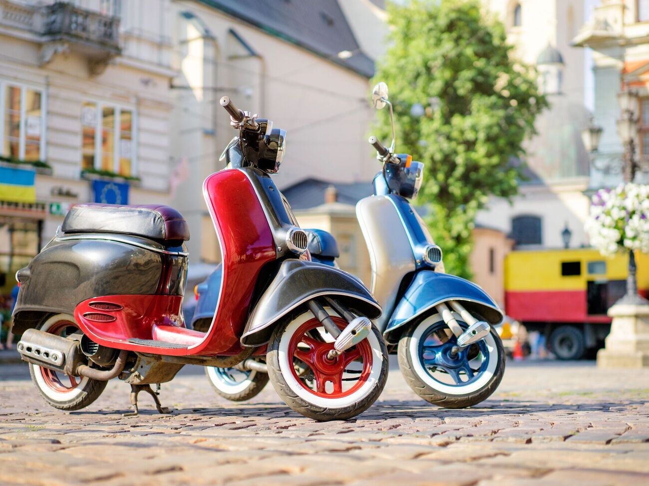 В Украине разрешили мопедам и мотоциклам передвигаться по автобусным полосам