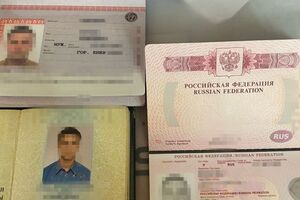 За даними ЗМІ, Молчанова затримали у Польщі, через яку він їхав до Німеччини отримати "грант"