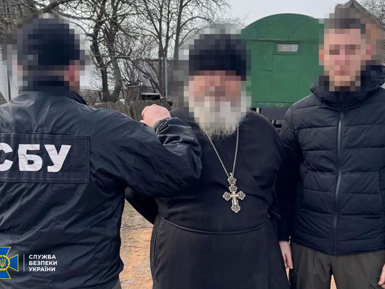 За матеріалами СБУ, клірика завербувала ФСБ через його доньку, яка живе в Росії