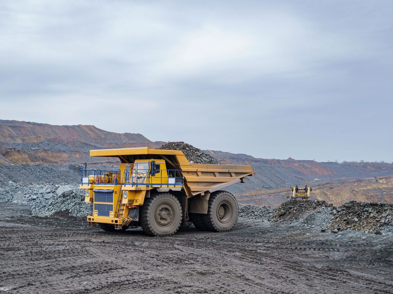 СКМ возглавила рейтинг бизнесов по объемам помощи ВСУ, сообщило NV