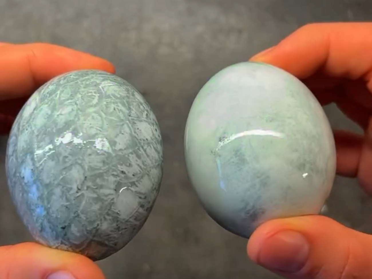 Яйця після фарбування змастіть для блиску олією