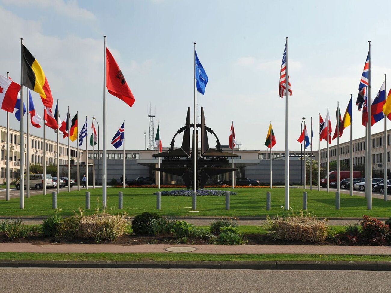 Зустріч відбувається у штаб-квартирі НАТО