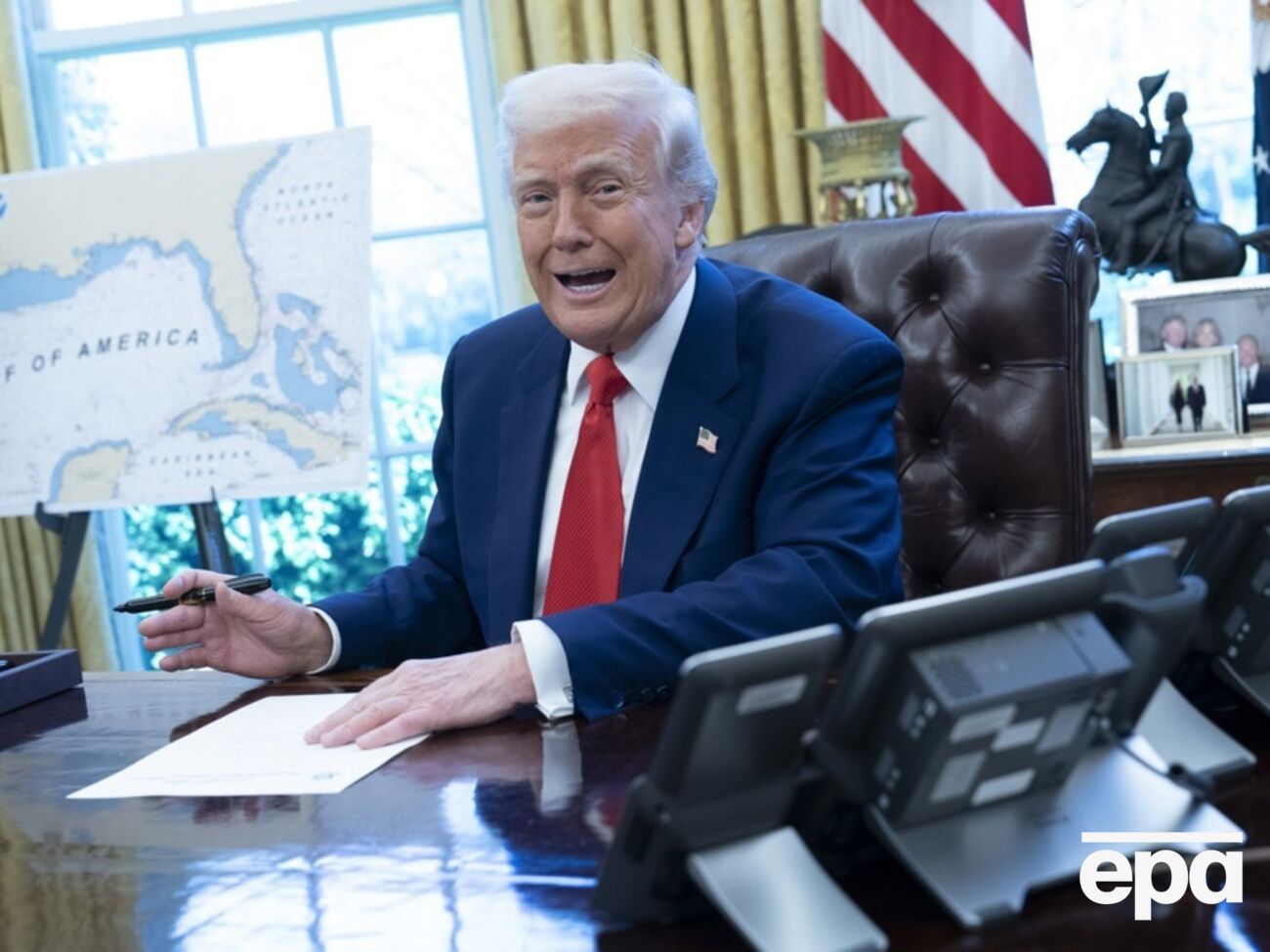 Перед тем как Трамп остановил действие пошлин, его помощники подняли тревогу по поводу ситуации на финансовых рынках, пишет медиа