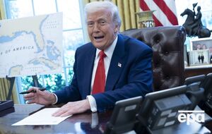 Перед тем как Трамп остановил действие пошлин, его помощники подняли тревогу по поводу ситуации на финансовых рынках, пишет медиа