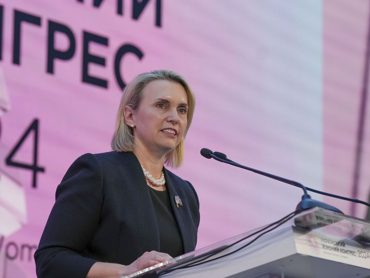 Бринк возглавляет американское посольство в Украине с 2022 года