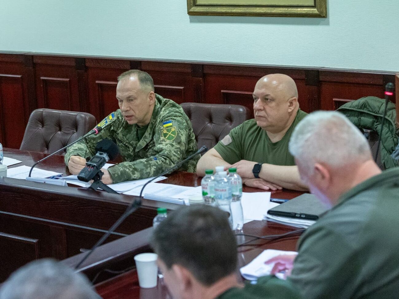 Також Сирський указав на потребу покращити логістичне й бойове забезпечення військових