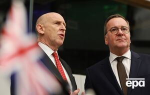 Писториус (справа): Это касается очень важной и все более важной отрасли – электронной, радиоэлектронной войны