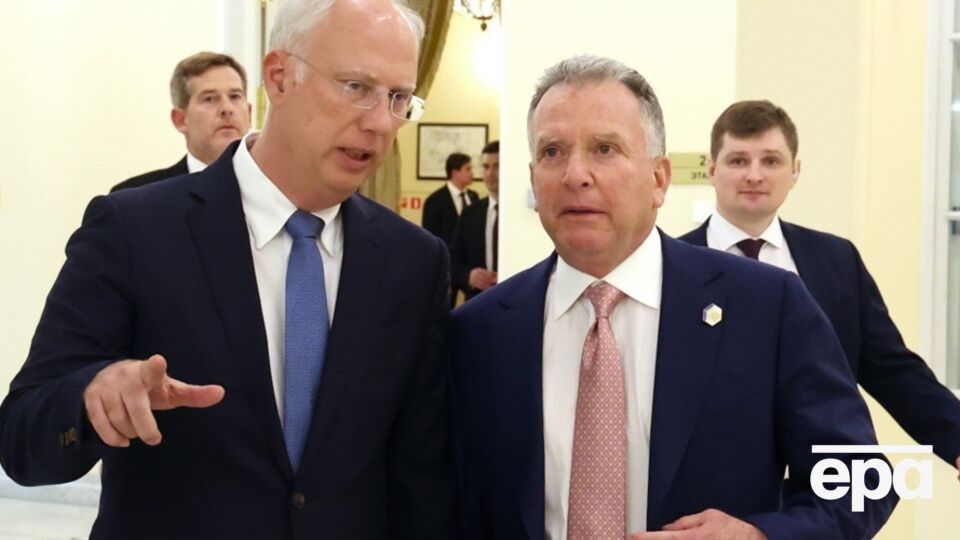 Низка американських політиків стурбована проросійською позицією Віткоффа (на фото праворуч)