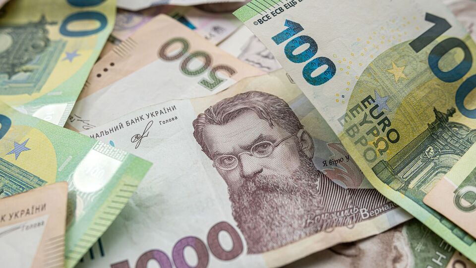 НБУ встановив рекордний курс євро до гривні