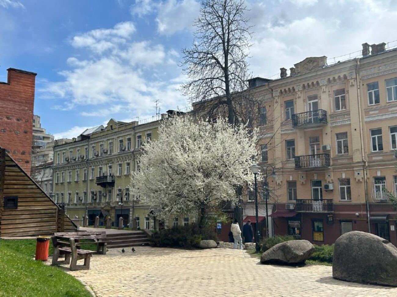 На Вербну неділю в Україні прогнозують сонячні +10...+15 °С