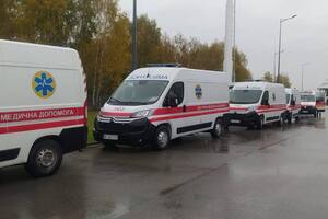 Поранені перебувають у лікарні у стані середньої важкості, зазначив Прокудін