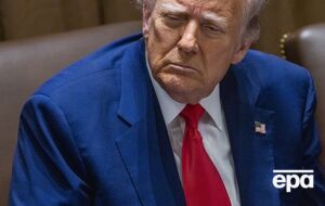 Покушение на Трампа, о котором нарисовали картину, произошло летом 2024 года