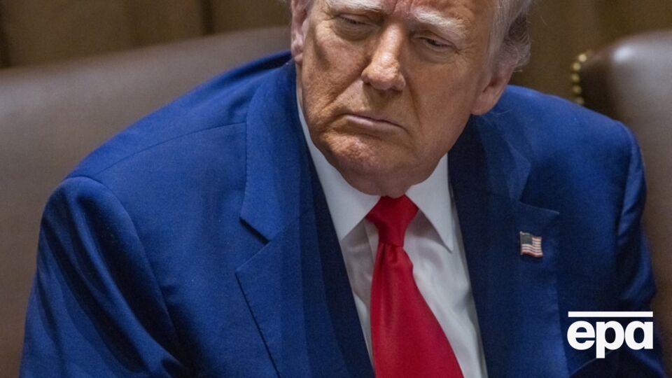 Покушение на Трампа, о котором нарисовали картину, произошло летом 2024 года