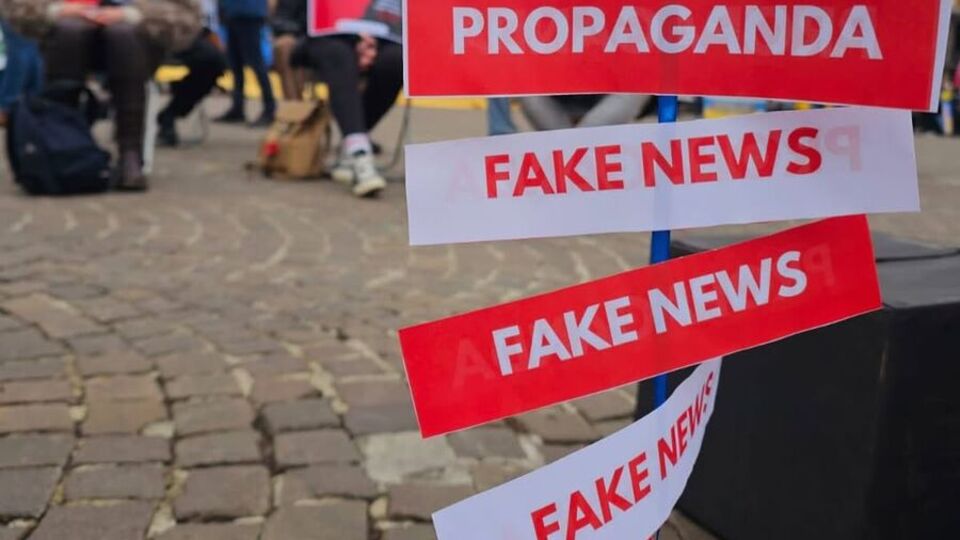 Українці планують проаналізувати також підручники з історії