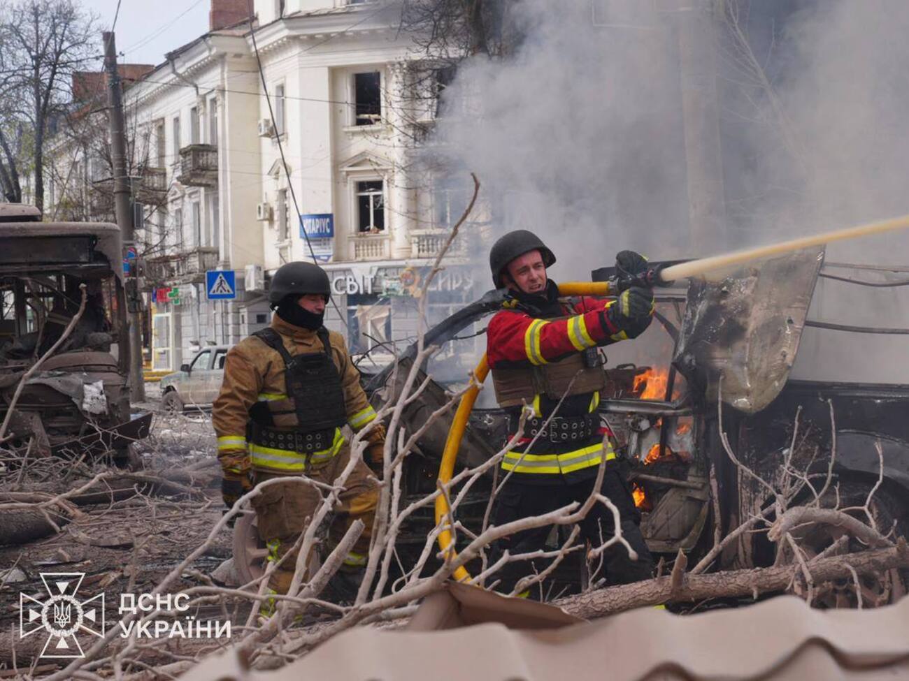 Десятки людей дістали поранення внаслідок удару