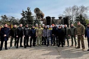 Поврежденный трансформатор работал 30 лет и снабжал электричеством 10 тыс. потребителей, сообщила компания ДТЭК