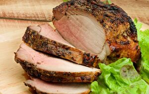 Буженину потрібно нашпигувати часником