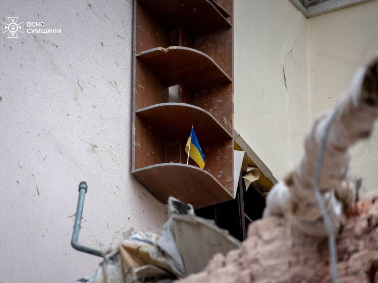 Всего в результате атаки повреждено 51 здание, рассказали спасатели