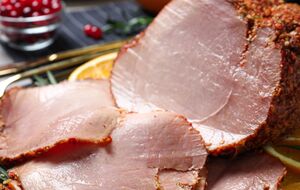 Для м’яса вам знадобиться 14 зубчиків часнику