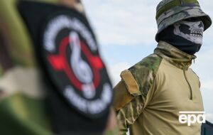 Школьникам давали подержать кувалду, которой в "Вагнере" казнили людей