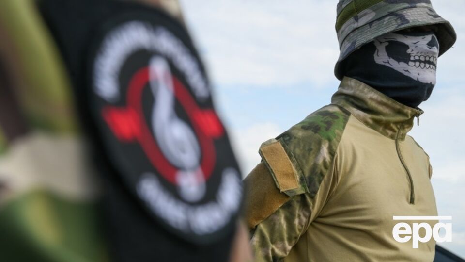 Школярам давали потримати кувалду, якою у "Вагнері" страчували людей