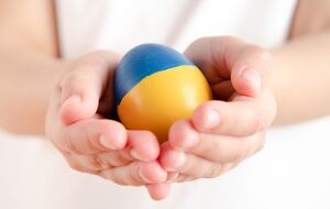 Шкаралупу можна зафарбувати двома кольорами