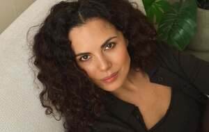 Каменских позировала в откровенной одежде