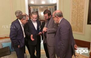 Во время первого раунда делегацию Ирана представлял глава МИД страны Аббас Аракчи, стороны сидели в отдельных комнатах