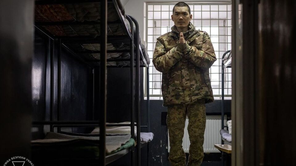 Росіяни забирали майже всі гроші собі, розповіли полонені китайці