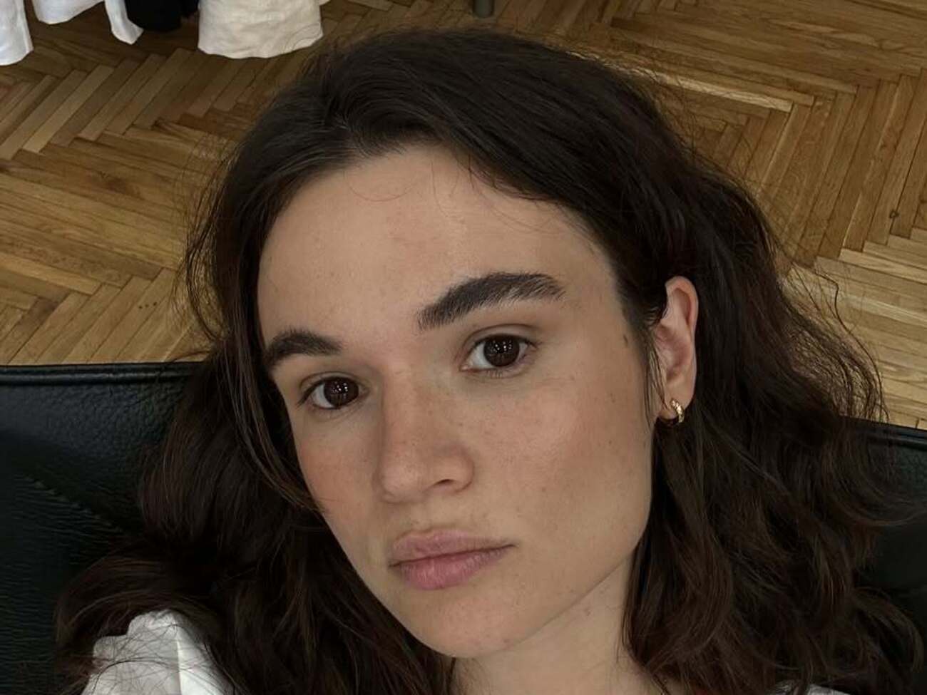 Кацурина воспитывает дочь и сына от предыдущих отношений