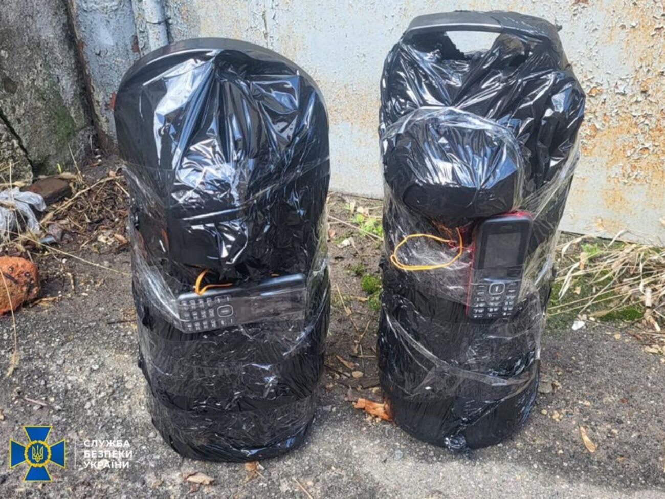 Бомби хотіли закласти в машину військового й будівлю поліції