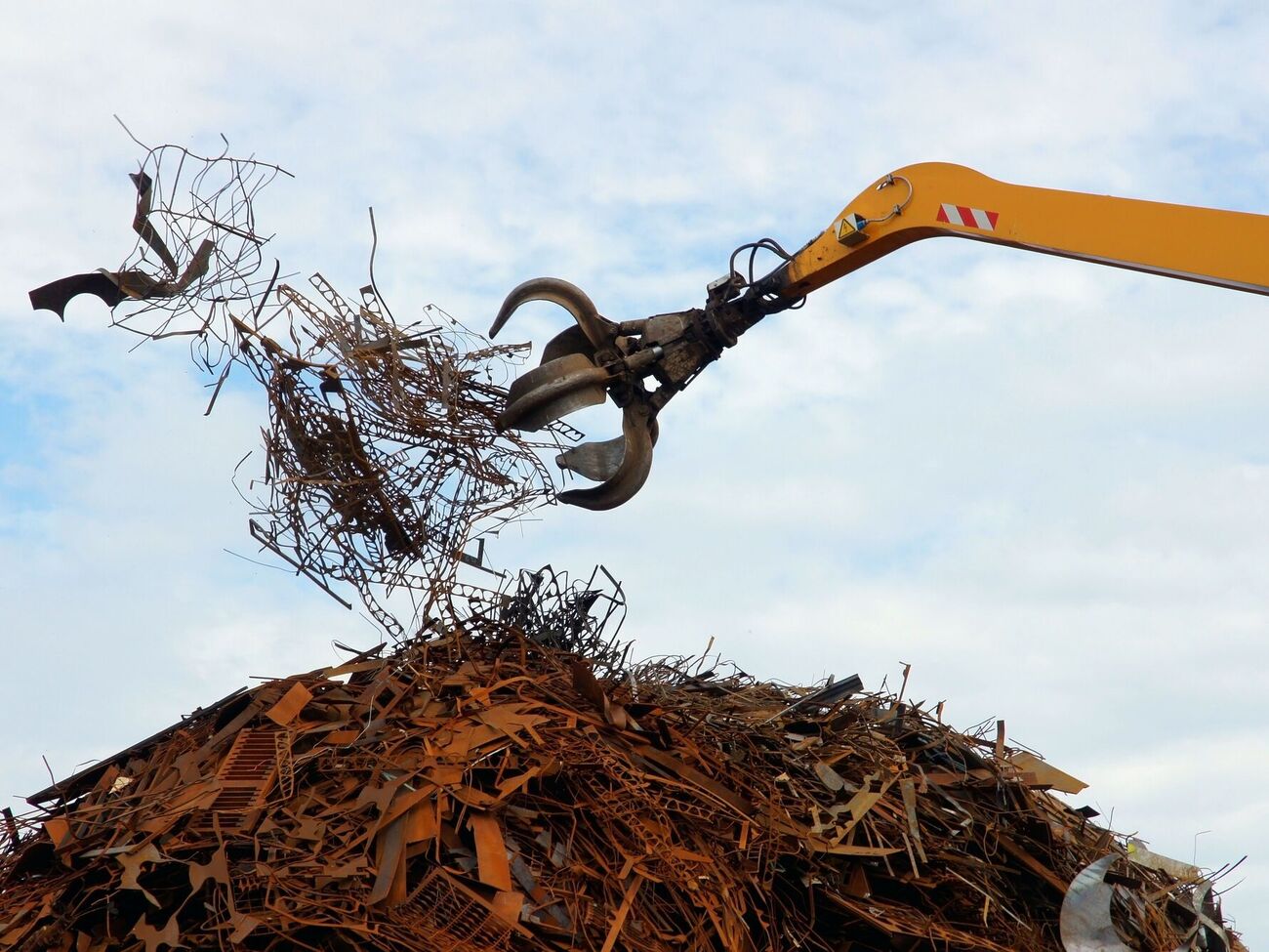 "Укрзалізниця" має на своїх складах більш ніж 200 тис. тонн брухту, вказали журналісти