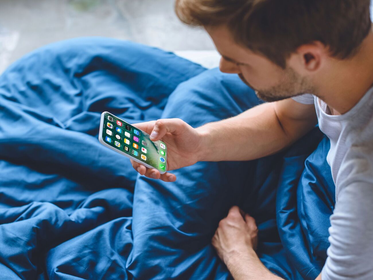 Покупатели "серых" гаджетов остаются без гарантийного обслуживания и доступа к официальному сервису, отметило УНН