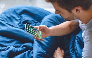 Покупці "сірих" гаджетів залишаються без гарантійного обслуговування й доступу до офіційного сервісу, зазначило УНН