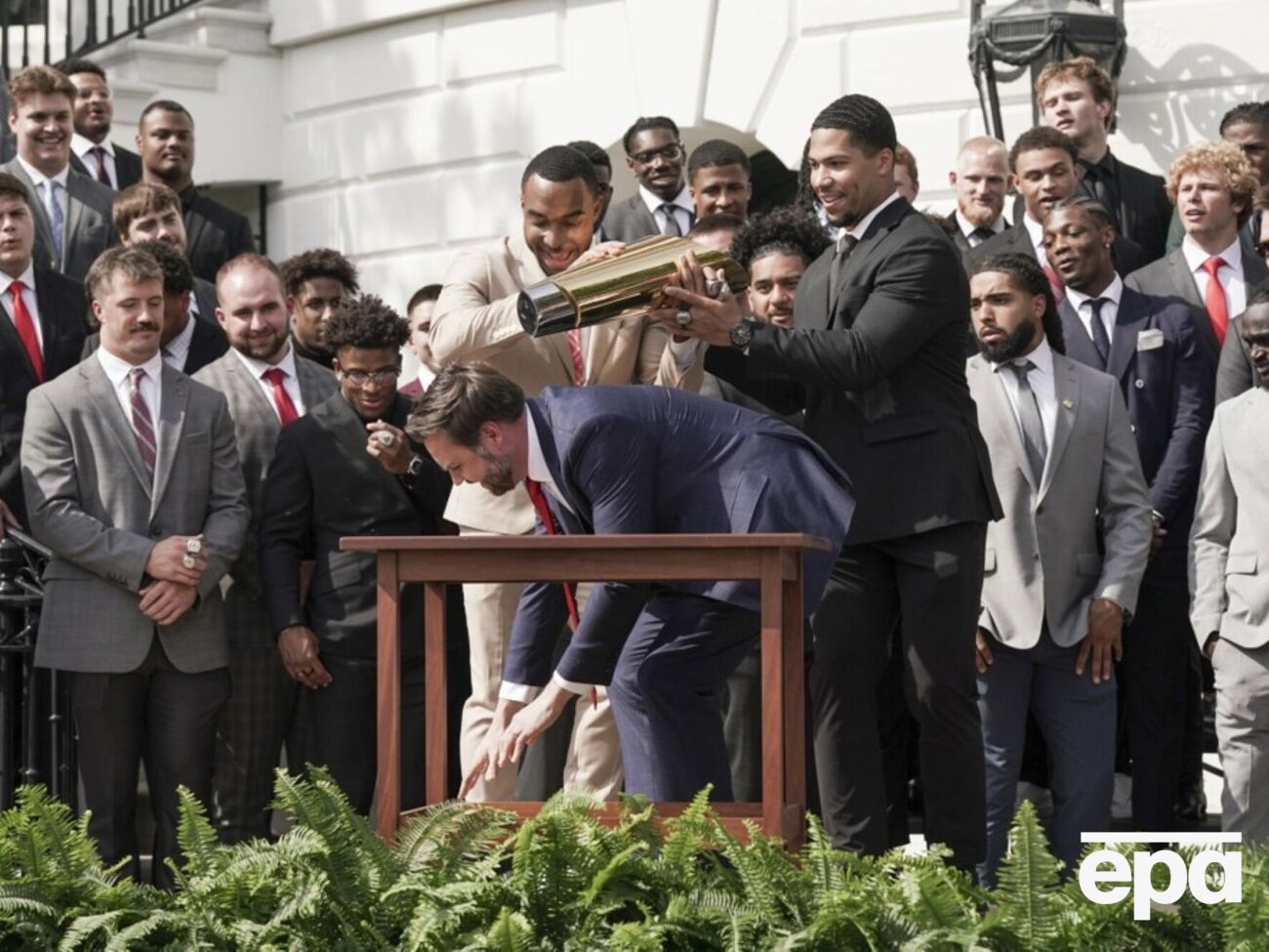 Венс: Я не хотів, щоб трофей дістався комусь після мене
