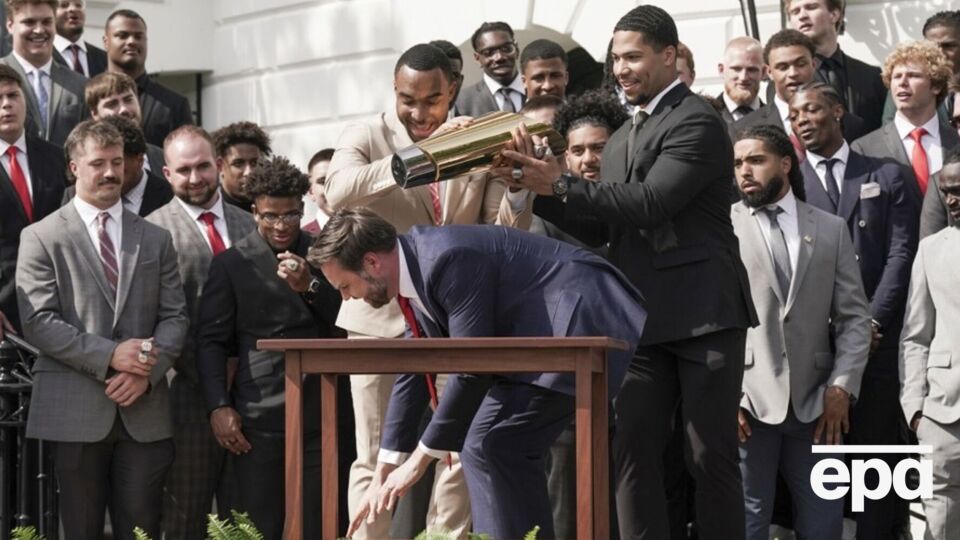 Венс: Я не хотів, щоб трофей дістався комусь після мене