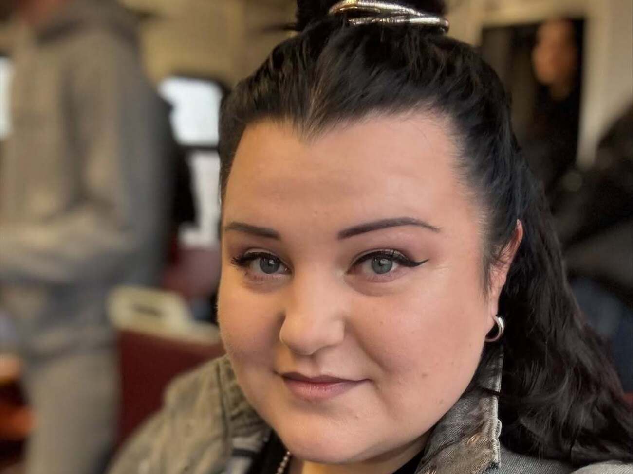 До початку музичної кар'єри alyona alyona працювала вихователькою в дитячому садку