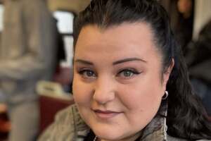 До початку музичної кар'єри alyona alyona працювала вихователькою в дитячому садку