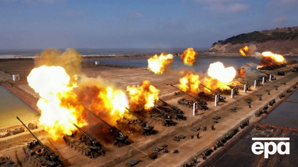 КНДР поставляла России системы залпового огня и артиллерию большой дальности, пишет Reuters