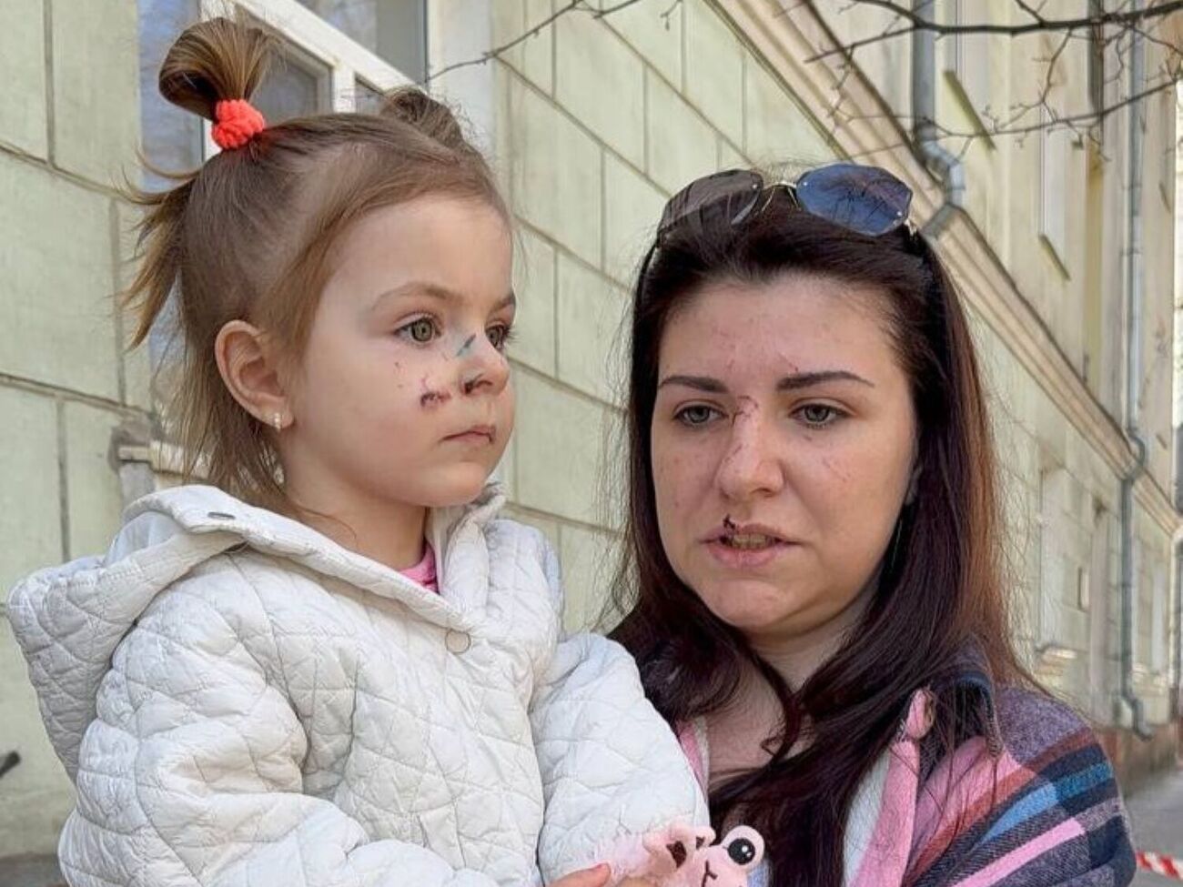 По словам Татьяны, она корит себя за то, что поехала с дочерью во время тревоги