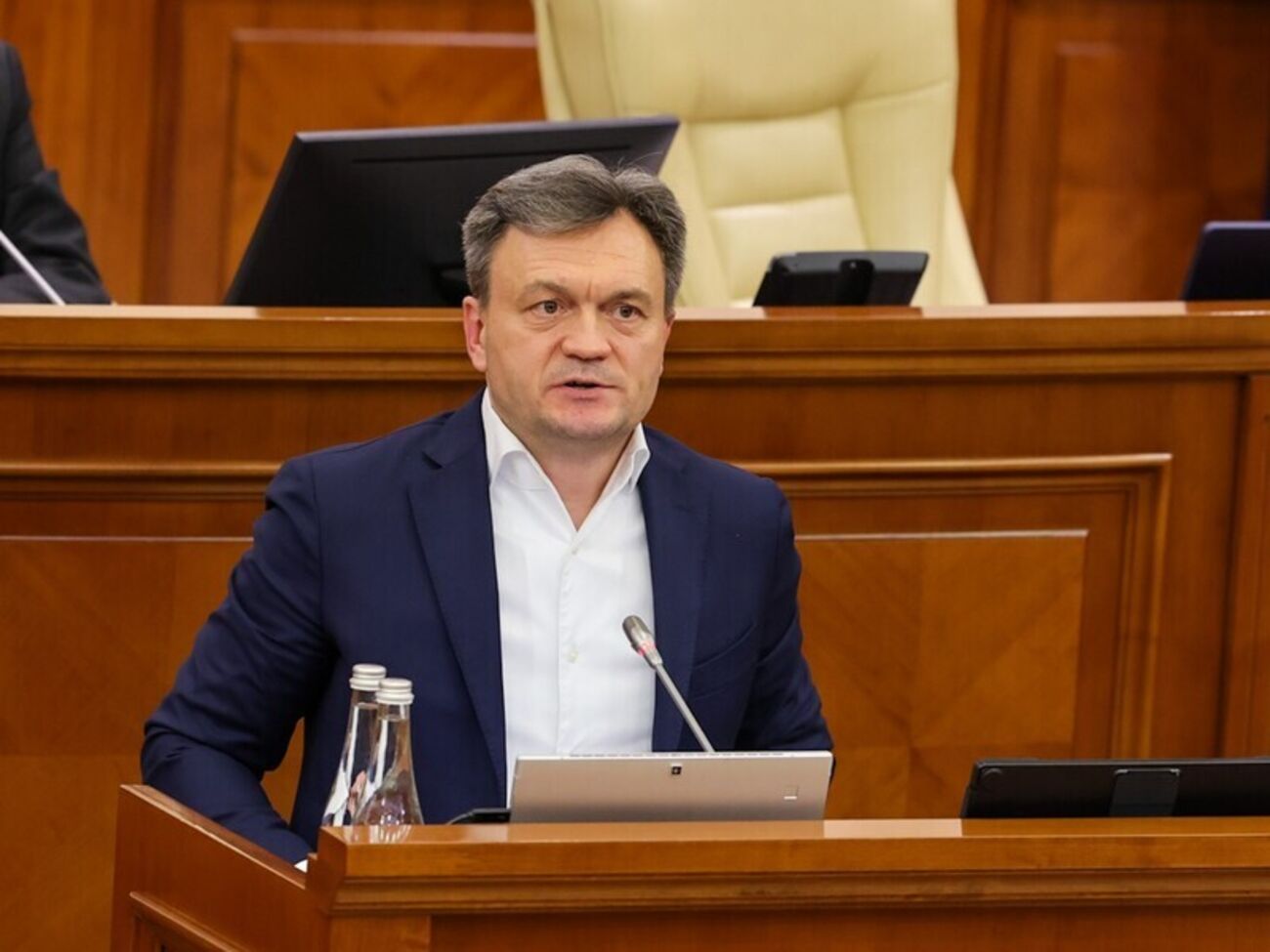 Речан: Людям платили за то, чтобы они протестовали, бастовали, жили в палатках день и ночь