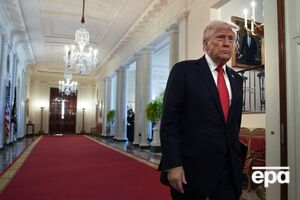 Як пишуть журналісти, для Трампа ці обійми не були виявом європейської єдності і він сприйняв їх як особисту образу