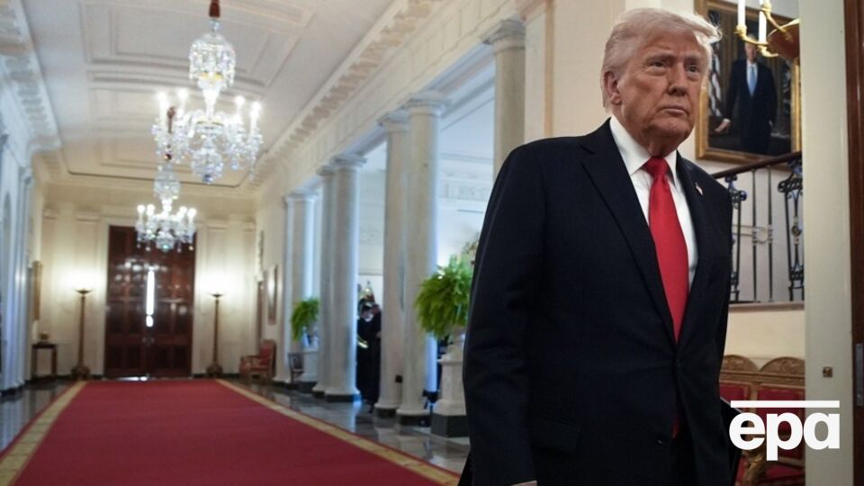 Как пишут журналисты, для Трампа эти объятия не были проявлением европейского единства и он воспринял их как личное оскорбление