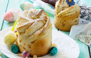 Паску-крафін загортають рулетом перед випіканням