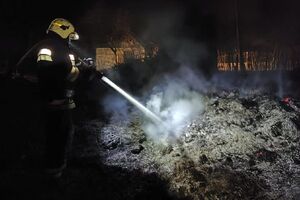 После дроновой атаки в Днепре вспыхнули пожары