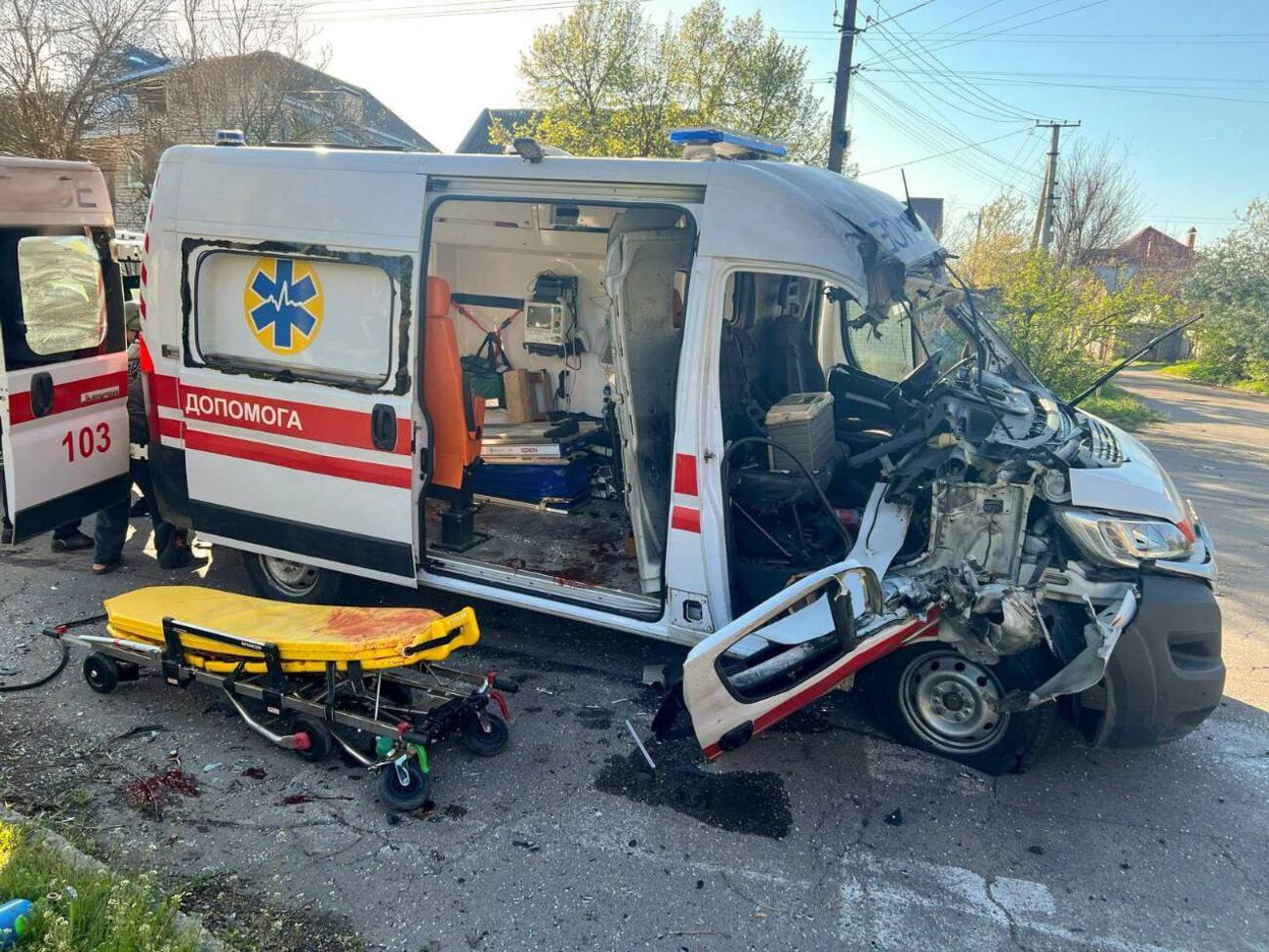 Российский дрон атаковал бригаду "экстренки" примерно в 7.40 17 апреля 2025 года