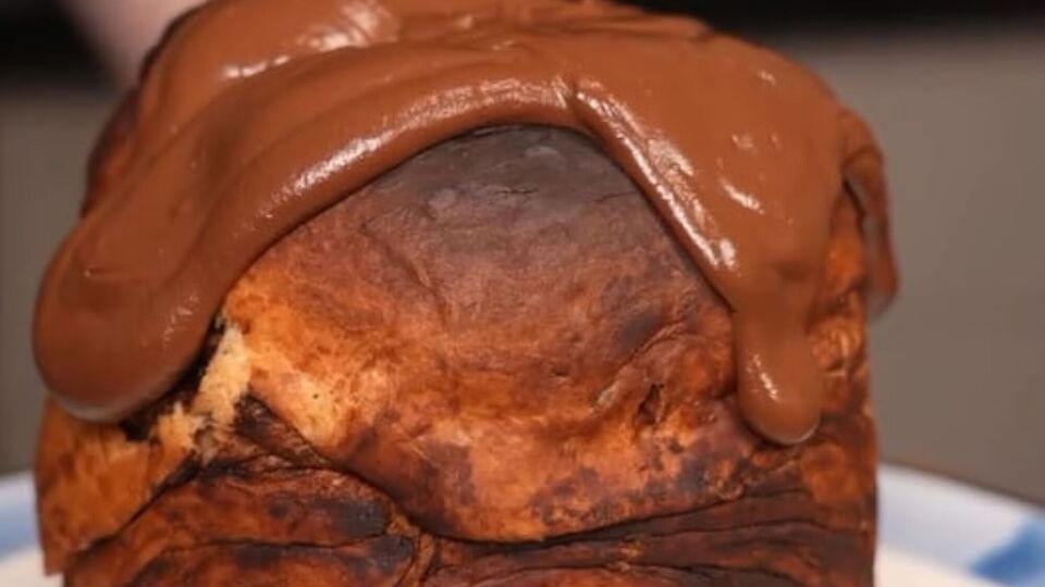 Выпекайте паску в духовке 60 минут при 170 °C