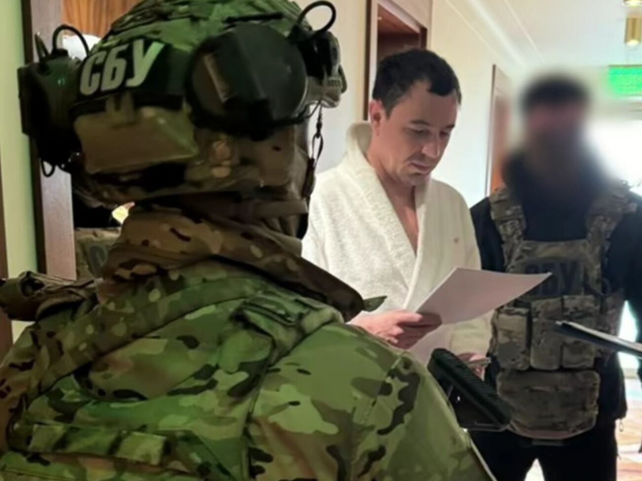 УП показала фото з врученням підозри Прокопіву