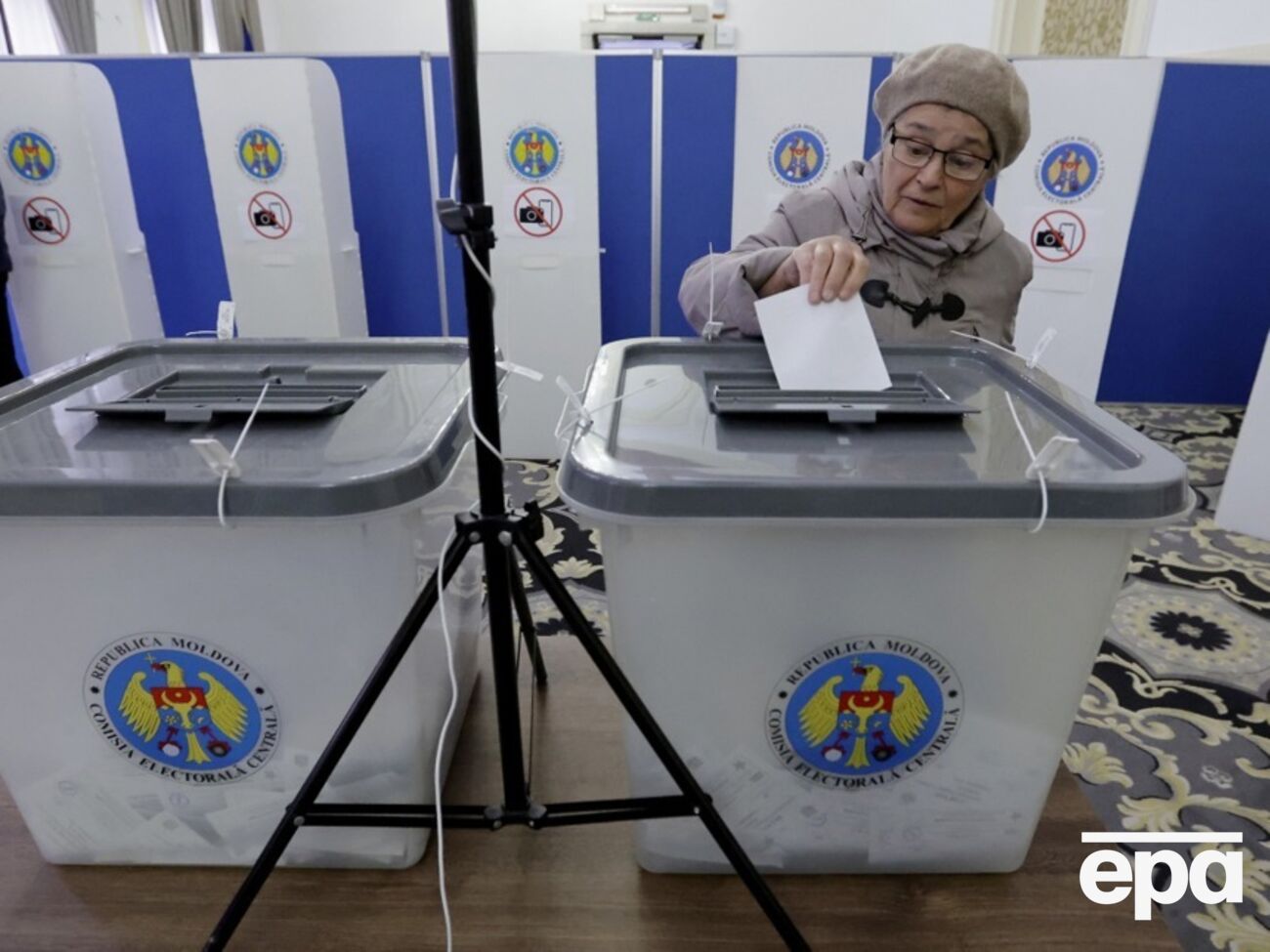 Оппозиция хотела провести выборы на два месяца раньше