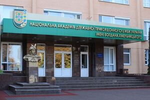 На теле курсанта обнаружены признаки огнестрельного ранения